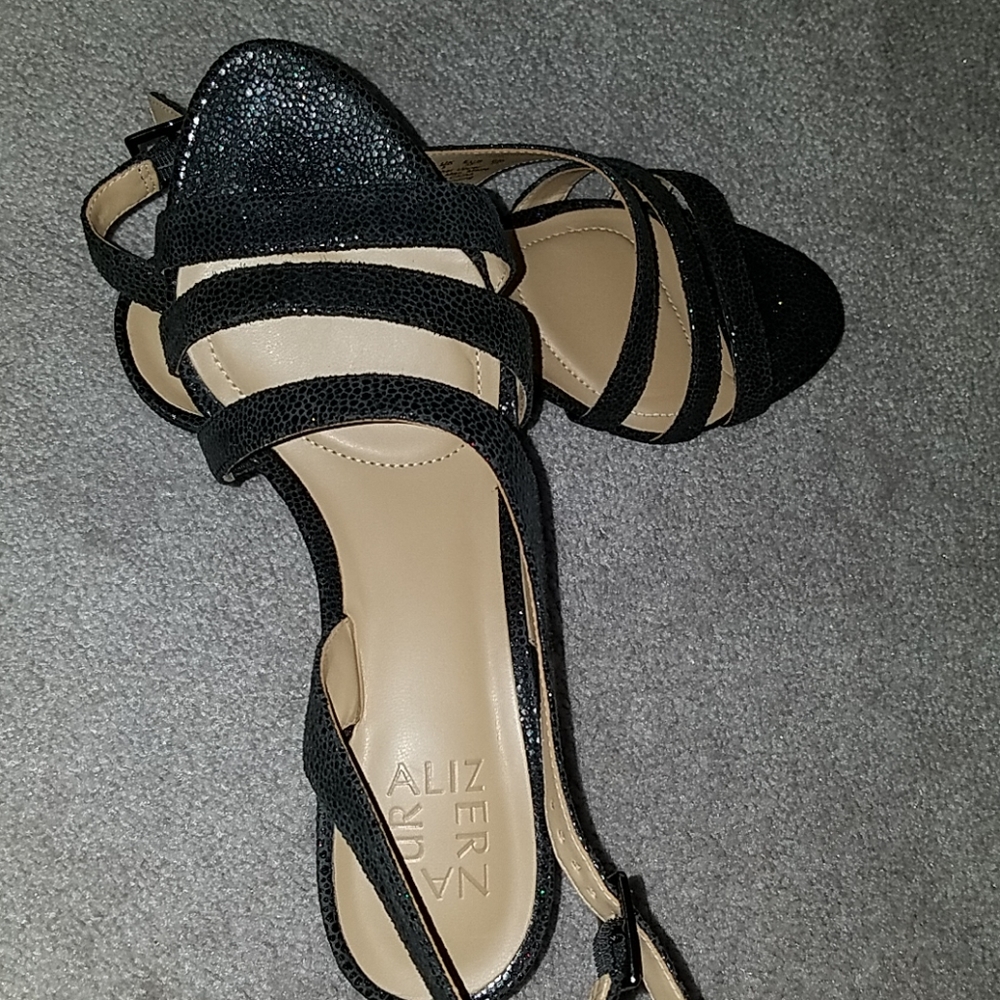 Sandal - Picture 3 of 3